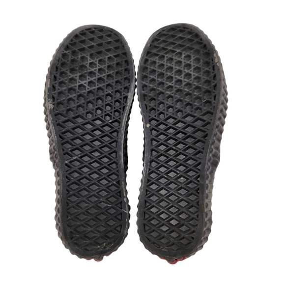 Vans Limited Edition Marvel Black Widow Slip On Sneakers Women's Size 6 - Picture 10 of 13